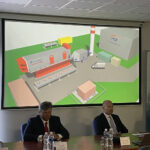 19.07.2022. Kielce. Podpisanie umowy na budowę nowoczesnego bloku gazowego. Na zdjęciu (od lewej): Jarosław Owsicki – dyrektor pionu produkcji PGE Energia Ciepła SA, Zbigniew Duda - dyrektor Elektrociepłowni Kielce, Maciej Jankiewicz - wiceprezes PG