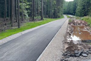 14.07.2022. Budowa drogi rowerowej Kielce – Zagnańsk / Fot. Wiktor Taszłow – Radio Kielce