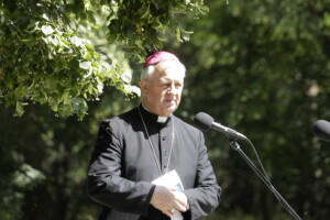 Na zdjęciu: Biskup Jan Piotrowski / Fot. Jarosław Kubalski - Radio Kielce