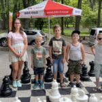 26.07.2022. Kielce. Park Miejski. Wakacyjna Szkoła Szachowa Radia Kielce / Fot. Rafał Szymczyk- Radio Kielce