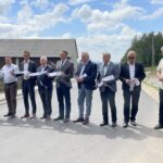 12.08.2022. Hucisko. Otwarcie odcinka drogi powiatowej / Fot. Paulina Michta - Radio Kielce