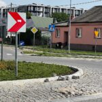 04.08.2022. Kielce. Ubytki w kostce na rondzie Brygady Świętokrzyskiej NSZ / Fot. Wiktor Taszłow - Radio Kielce