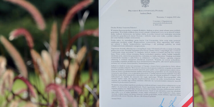 Prezydent dziękuje rolnikom za plony i żywność dla Polaków - Radio Kielce Prezydent dziękuje rolnikom za plony i żywność dla Polaków - Radio Kielce