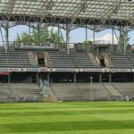 18.08.2022. Kielce. Wymiana krzesełek na Suzuki Arenie / Fot. Jacek Domoradzki - MOSiR Kielce