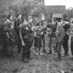 Żołnierze Szarego 1944. Wśród nich Sergiusz Papliński ,,Kawka'' / Fot. archiwum prywatne Kuby Kowalskiego