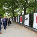 09.08.2022. Warszawa. Otwarcie wystawy plenerowej pt. „Biało-czerwono-biały” upamiętniającej drugą rocznicę sfałszowanych wyborów prezydenckich na Białorusi / Fot. PAP/Paweł Supernak