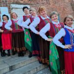 Zespół śpiewaczy Echo Łysicy promował gminę Bieliny na krakowskim rynku / fot. Gmina Bieliny