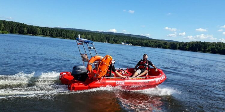 Nowa łódź ratownicza OSP Wola Kopcowa / źródło: Ochotnicza Straż Pożarna Wola Kopcowa - Facebook