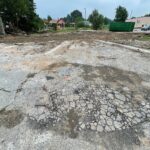 02.08.2022. Mniów. Prace przy rewitalizacji / Fot. Wiktor Taszłow - Radio Kielce