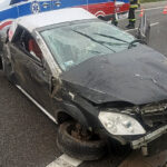 06.08.2022. Trasa S7. Samochód osobowy uderzył w bariery energochłonne / Fot. PSP Skarżysko-Kamienna