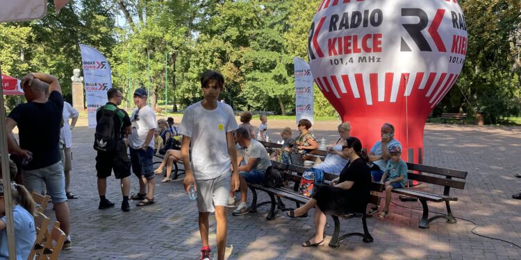 27.08.2022. Kielce. Park Miejski. Finał Wakacyjnej Szkoły Szachowej Polskiego Radia Kielce / Fot. Rafał Szymczyk - Radio Kielce