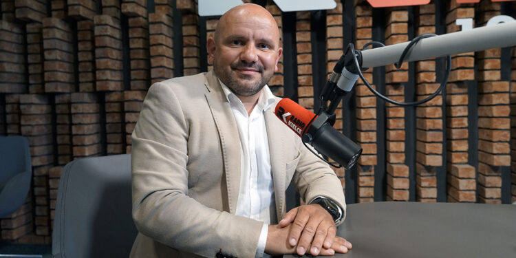 Na zdjęciu: poseł Mariusz Gosek, prezes świętokrzyskich struktur Solidarnej Polski / Fot. Radio Kielce