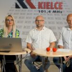 31.08.2022. Radio Kielce. Śniadanie prasowe. Na zdjęciu (od lewej): dr Paulina Prędotka - dyrektor Centrum Edukacji Medialnej, Rafał Szymczyk - Radio Kielce i Marek Wtorek - Radio Kielce / Fot. Piotr Kwaśniewski - Radio Kielce