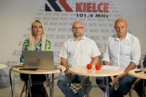 31.08.2022. Radio Kielce. Śniadanie prasowe. Na zdjęciu (od lewej): dr Paulina Prędotka - dyrektor Centrum Edukacji Medialnej, Rafał Szymczyk - Radio Kielce i Marek Wtorek - Radio Kielce / Fot. Piotr Kwaśniewski - Radio Kielce