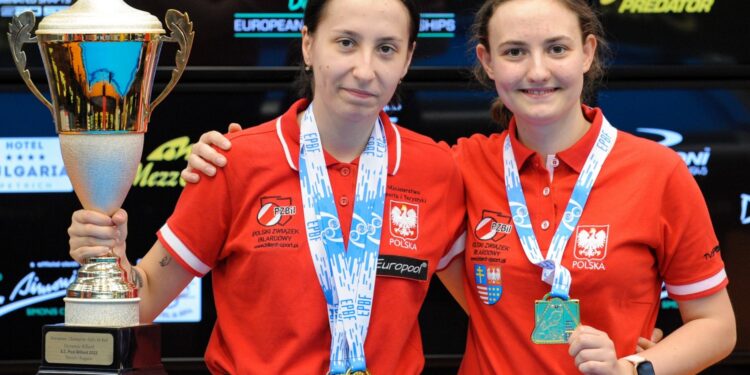 Na zdjęciu (od lewej): Dominika Pawełczyk - UKS Miłek Wiślica i Izabella Jońska -Nosan III Kielce / Fot. PZBil