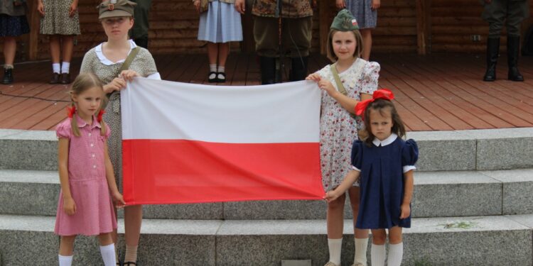 01.08.2022. Busko-Zdrój. Obchody 78. rocznicy wybuchu Powstania Warszawskiego / Fot. Marta Gajda-Kruk - Radio Kielce