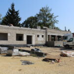 25.08.2022. Pińczów. Prace przy modernizacji dworca autobusowego / Fot. Marta Gajda-Kruk - Radio Kielce