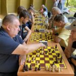 25.08.2022. Kielce. Park Miejski. Wakacyjna Szkoła Szachowa Polskiego Radia Kielce / Fot. Jakub Rożek - Radio Kielce