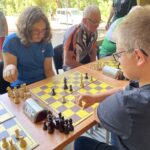 25.08.2022. Kielce. Park Miejski. Wakacyjna Szkoła Szachowa Polskiego Radia Kielce / Fot. Jakub Rożek - Radio Kielce