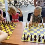 25.08.2022. Kielce. Park Miejski. Wakacyjna Szkoła Szachowa Polskiego Radia Kielce / Fot. Jakub Rożek - Radio Kielce