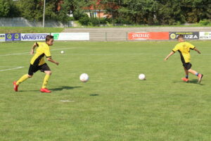 28.08.2022. Jędrzejów. „Piłkarskie warsztaty z gwiazdami”. / Fot. Marta Gajda-Kruk - Radio Kielce.