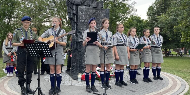 01.08.2022. Staszów. Obchody 78. rocznicy wybuchu Powstania Warszawskiego / Fot. Grażyna Szlęzak - Radio Kielce