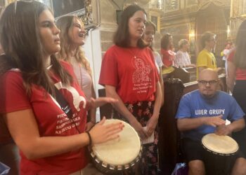 04.08.2022. Sandomierz. Pielgrzymka na Jasną Górę. Msza święta / Fot. Grażyna Szlęzak - Radio Kielce