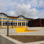 31.08.2022. Kazimierza Wielka. Budowa odkrytego basenu siarczkowego. / Fot. Marta gajda-Kruk - Radio Kielce.