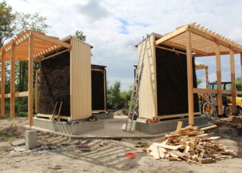 31.08.2022. Kazimierza Wielka. Prace przy budowie tężni solankowej / Fot. Marta Gajda-Kruk - Radio Kielce