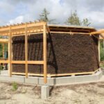 31.08.2022. Kazimierza Wielka. Prace przy budowie tężni solankowej / Fot. Marta Gajda-Kruk - Radio Kielce