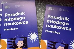 08.08.2022. Staszów. Mobilne planetarium Centrum Nauki Kopernik w Warszawie / Fot. Grażyna Szlęzak - Radio Kielce