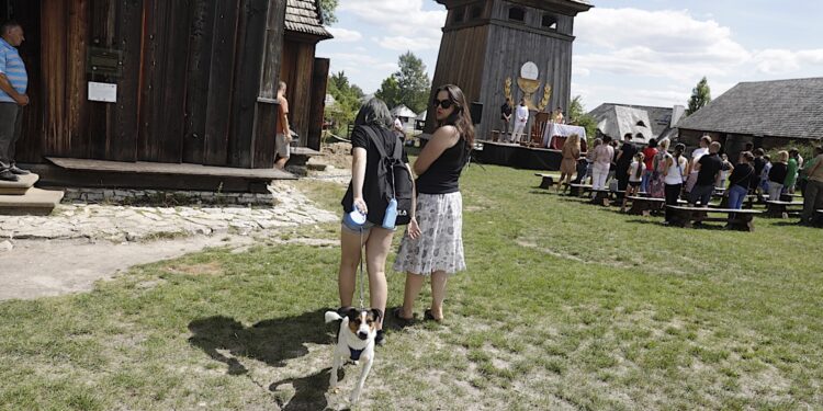 07.08.2022. Tokarnia. Park Etnograficzny. Niedziela ze św. Franciszkiem / Fot. Jarosław Kubalski - Radio Kielce