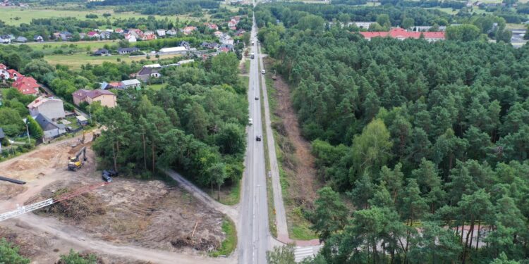 10.08.2022. Kielce. Remont ulicy Wojska Polskiego od ronda Czwartaków do granicy miasta z gminą Daleszyce / Fot. Jarosław Kubalski - Radio Kielce