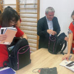 16.08.2022. Sandomierz. Caritas Diecezji Sandomierskiej. Wyprawki „Tornister pełen uśmiechów”. W akcję włączył się biskup sandomierski Krzysztof Nitkiewicz / Fot. Grażyna Szlęzak – Radio Kielce