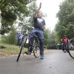 13.08.2022. Zagnańsk. IV Rajd Rowerowy Szlakiem Brygady Świętokrzyskiej Narodowych Sił Zbrojnych. Na zdjęciu: Mirosław Gębski - starosta kielecki / Fot. Jarosław Kubalski - Radio Kielce