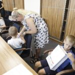 19.08.2022. Kielce. Wręczenie upominków dla uczestników akcji „Zwiedzaj Świętokrzyskie z Podróżnikiem Europejskim” / Fot. Jarosław Kubalski - Radio Kielce