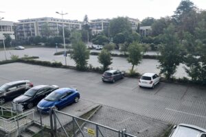 23.08.2022. Kielce. Parking przy Suzuki Arenie / Fot. Jarosław Kubalski - Radio Kielce