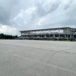 23.08.2022. Kielce. Parking przy Suzuki Arenie / Fot. Jarosław Kubalski - Radio Kielce