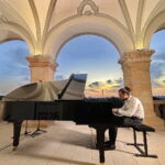 Koncert w pałacowych wnętrzach z okazji święta muzyki i muzyków