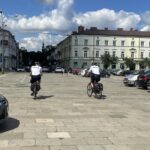 10.08.2022. Kielce. Policjanci na rowerach / Fot. Monika Miller - Radio Kielce