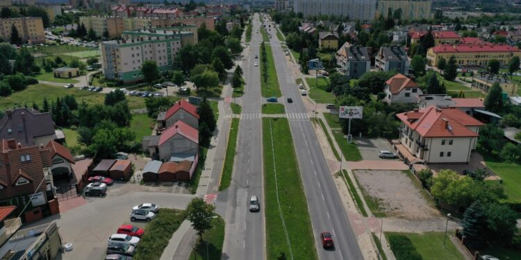 08.08.2022. Kielce. Ścieżka rowerowa na ulicy Warszawskiej / Fot. Jarosław Kubalski - Radio Kielce