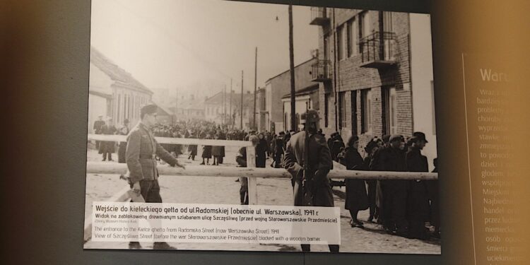 Kielce. Muzeum Historii Kielc. Wystawa „Kielce - Keltz. Historia społeczności żydowskiej” / Fot. Jarosław Kubalski - Radio Kielce