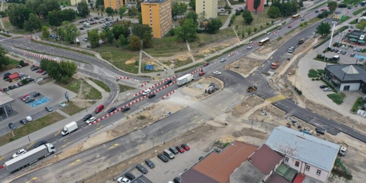 22.08.2022. Przebudowa skrzyżowania Alei Solidarności z Aleją Tysiąclecia Państwa Polskiego / Fot. Jarosław Kubalski - Radio Kielce