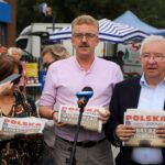 30.08.2022. Końskie. Targowica. Na zdjęciu (z lewej): Grzegorz Piec - starosta konecki i poseł Krzysztof Lipiec / Fot. Adam Kubka