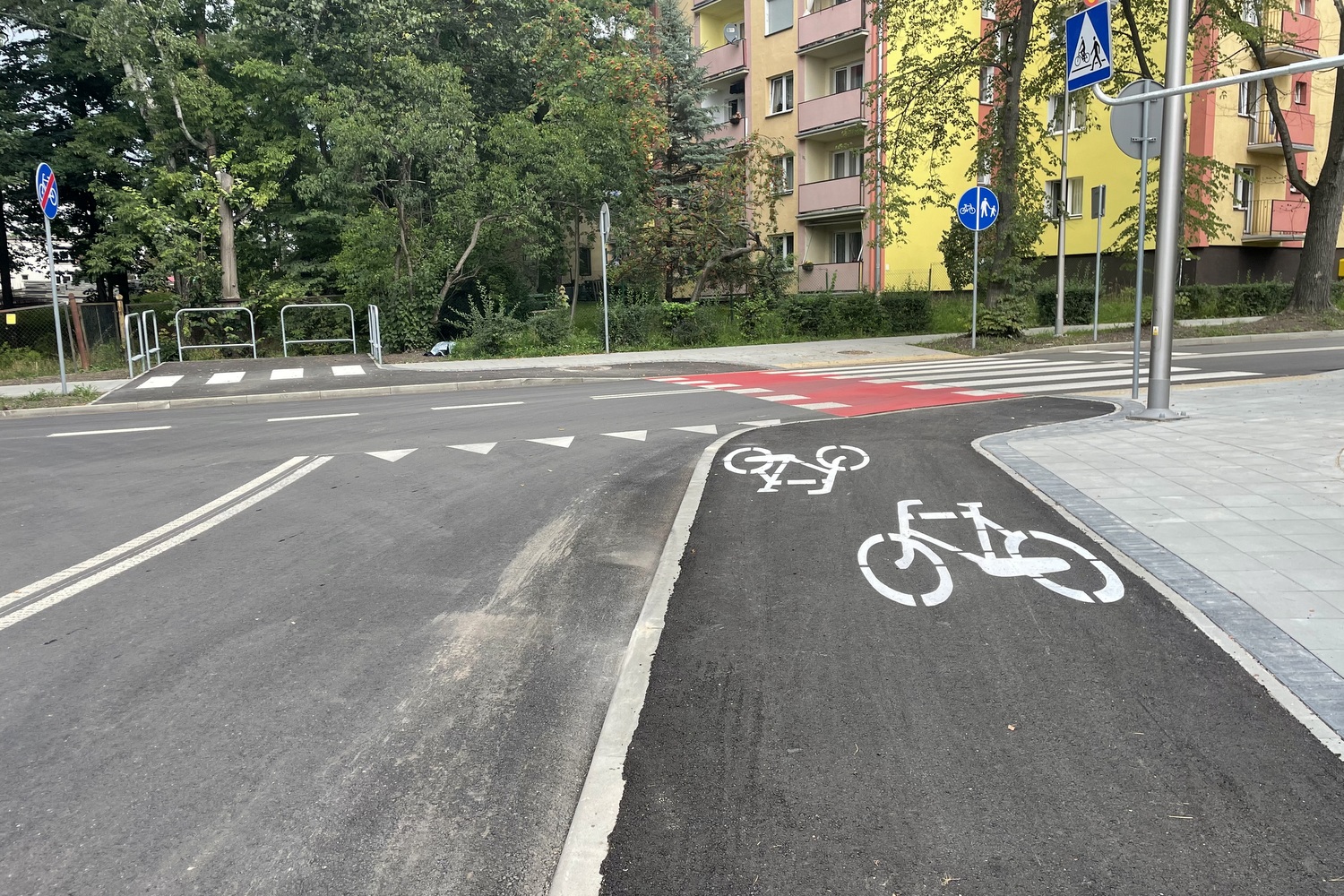 17.08.2022. Starachowice, Oddanie do użytku ul. Konstytucji 3 Maja po remoncie / Fot. Anna Głąb - Radio Kielce