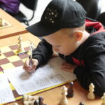 02.08.2022. Kielce. Park Miejski. Wakacyjna Szkoła Szachowa Radia Kielce / Fot. Wiktor Taszłow - Radio Kielce