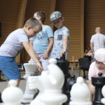 03.08.2022. Kielce. Park Miejski. Wakacyjna Szkoła Szachowa Radia Kielce / Fot. Wiktor Taszłow - Radio Kielce