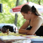 03.08.2022. Kielce. Park Miejski. Wakacyjna Szkoła Szachowa Radia Kielce / Fot. Wiktor Taszłow - Radio Kielce