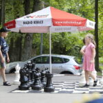 03.08.2022. Kielce. Park Miejski. Wakacyjna Szkoła Szachowa Radia Kielce / Fot. Wiktor Taszłow - Radio Kielce