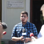 05.08.2022. Kielce. Konferencja przed Domem Środowisk Twórczych. Na zdjęciu: radny Marcin Stępniewski / Fot. Wiktor Taszłow - Radio Kielce